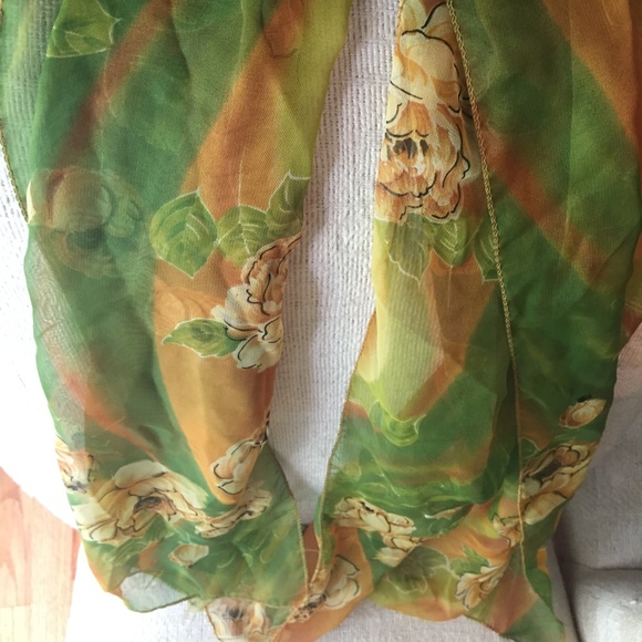 SCARF - Picture 3 of 3